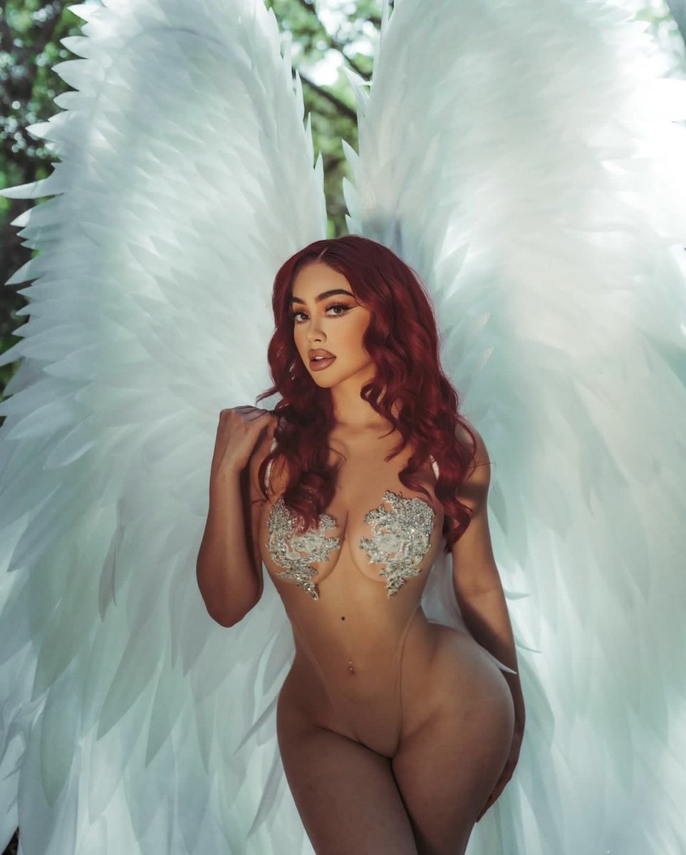 JailyneOjeda's tweet photo. can I be your angel baby 😇 https://t.co/OmpSuWKF0R