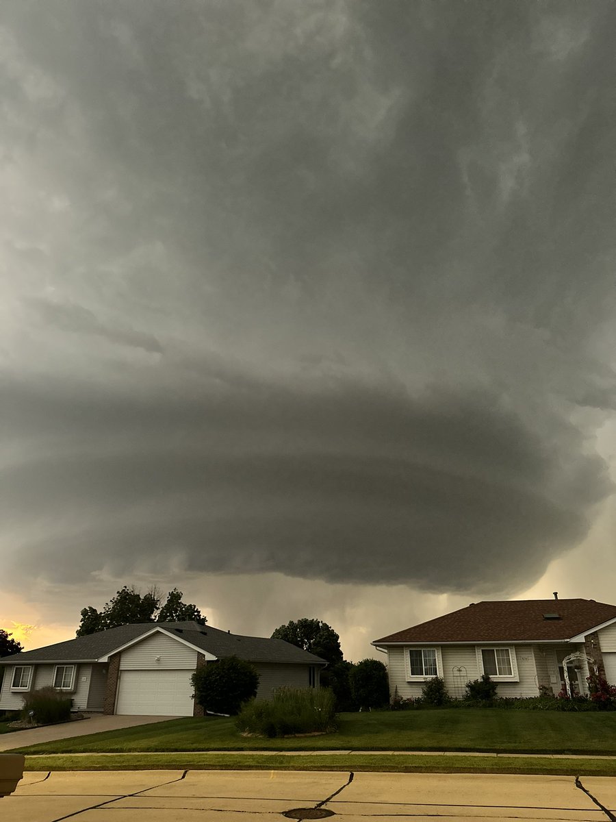hawkifan's tweet photo. @RustyLord @WOWT6News South of the airbase in Bellevue https://t.co/9rJNP4orSp