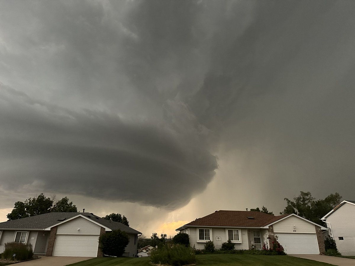 hawkifan's tweet photo. @RustyLord @WOWT6News South of the airbase in Bellevue https://t.co/9rJNP4orSp