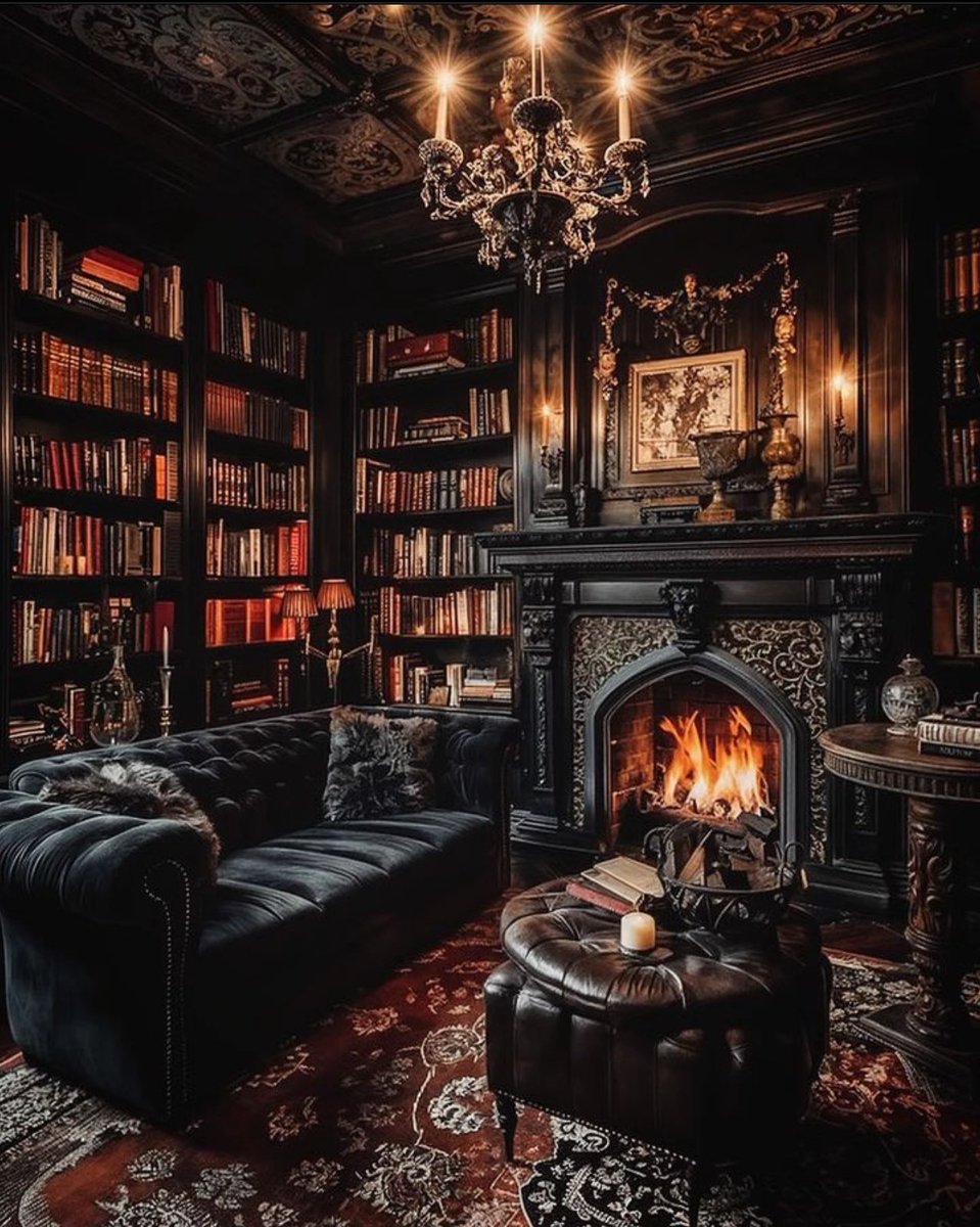 ValentyneDreams's tweet photo. Dark academia. https://t.co/Aqeur7zL1V