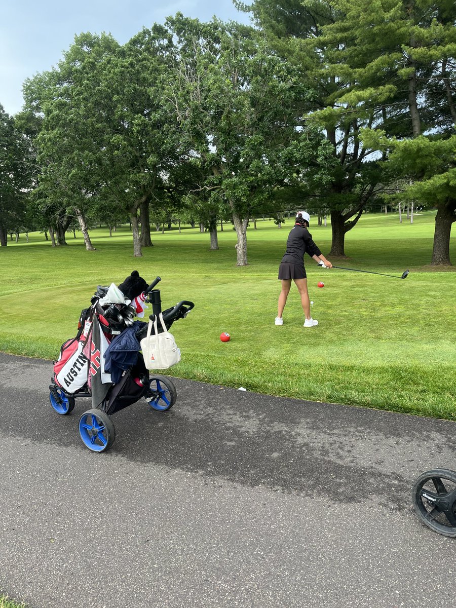AHSGirlsGolf5's tweet photo. What a great experience! First state tournament of hopefully several more. You made Austin proud Ailani! https://t.co/bcfafa7iWi