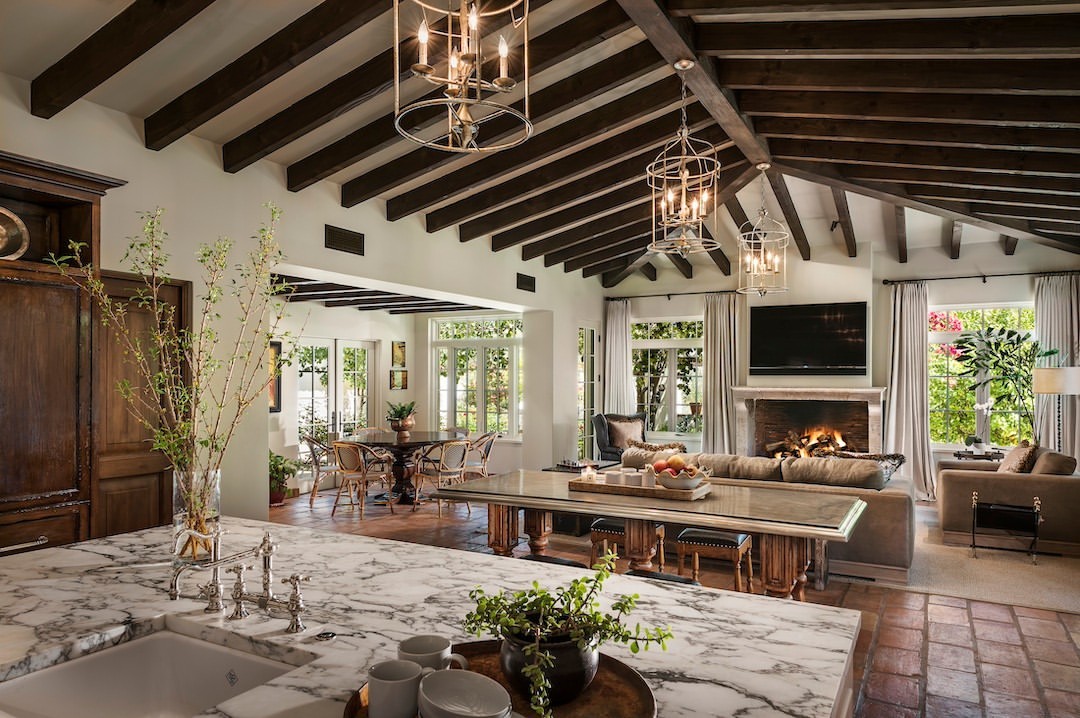 DesertStarCo's tweet photo. The homeowners welcome their dearest friends, family, and children to their exquisite home where they will create extraordinary moments they will never forget.⁠
⁠
Architect: Oz Architects⁠
Interiors: Karen Rapp Interiors⁠
Photographer: Mark Boisclair⁠ https://t.co/06DXJzYmUE