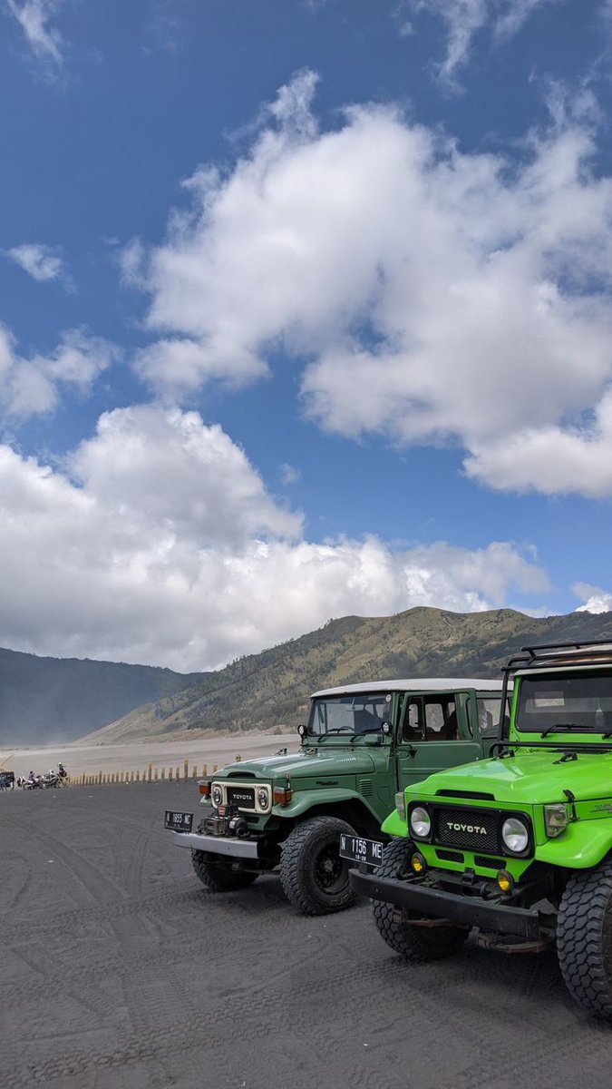 KSsenawang's tweet photo. Bromo merupakan salah satu gunung berapi yang paling terkenal di Indonesia, terletak di Jawa Timur. Gunung ini dikenaloi dengan keindahan pemandangan yang menakjubkan serta fenomena alam yang unik.
Gunung Bromo menjadi salah satu destinasi wisata yang sangat populer di Indonesia. https://t.co/whsi1lRDuW