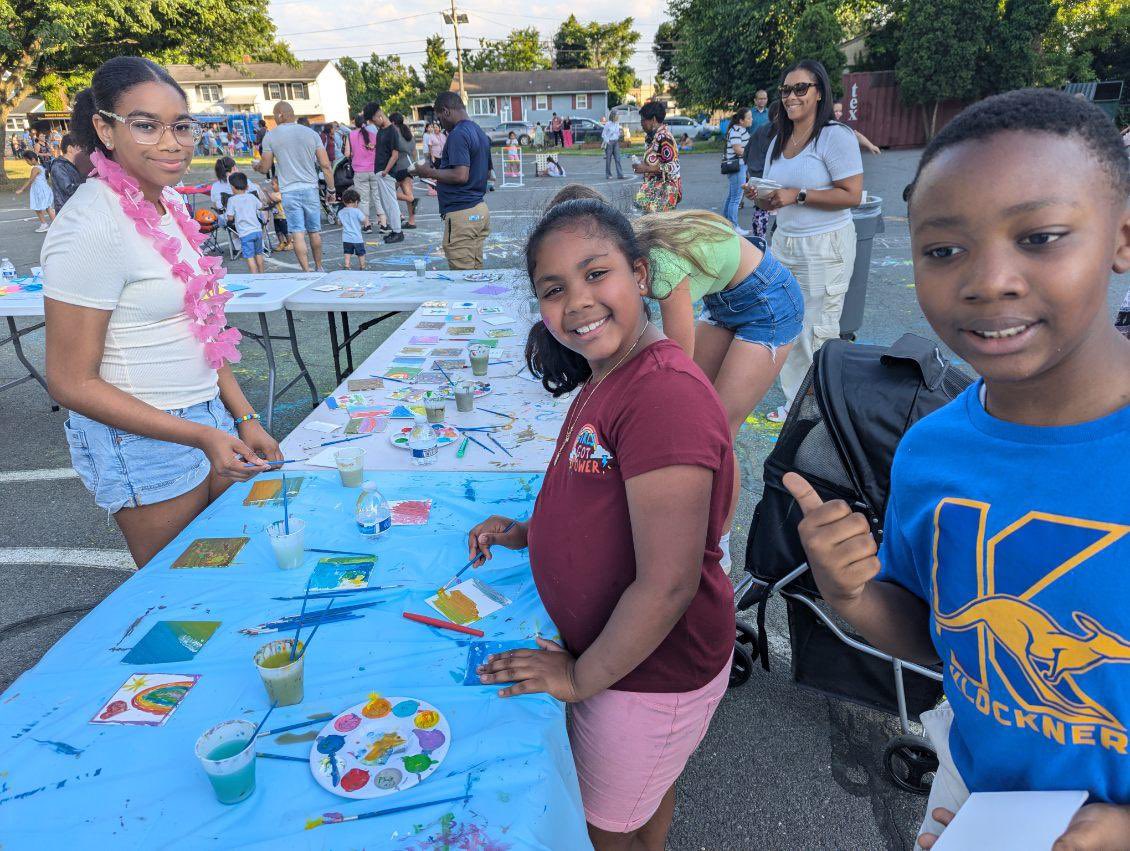 Htsd_Klockner's tweet photo. @KlocknerPTA End of the Year Block Party was a huge success over 300 families of current and past students came to celebrate the 23-24 SY. Thank you to our PTA and volunteers.  It was an fun time @RashaanMonroe @WeAreHTSD https://t.co/yae8LI5Bcw