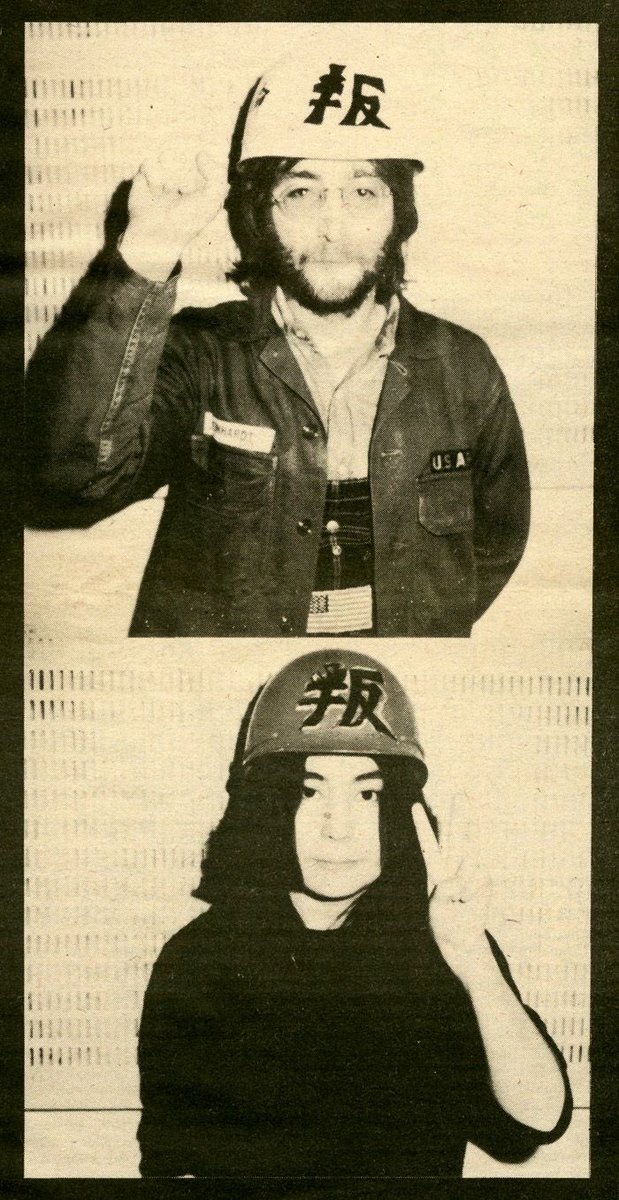 blogdoese's tweet photo. "Double Fantasy" marcou o retorno triunfante de Lennon à música após um hiato de cinco anos. O álbum apresentava uma mistura de músicas de Lennon e Yoko Ono, refletindo sua vida doméstica e seu amor um pelo outro. https://t.co/z6m0T3ELSl