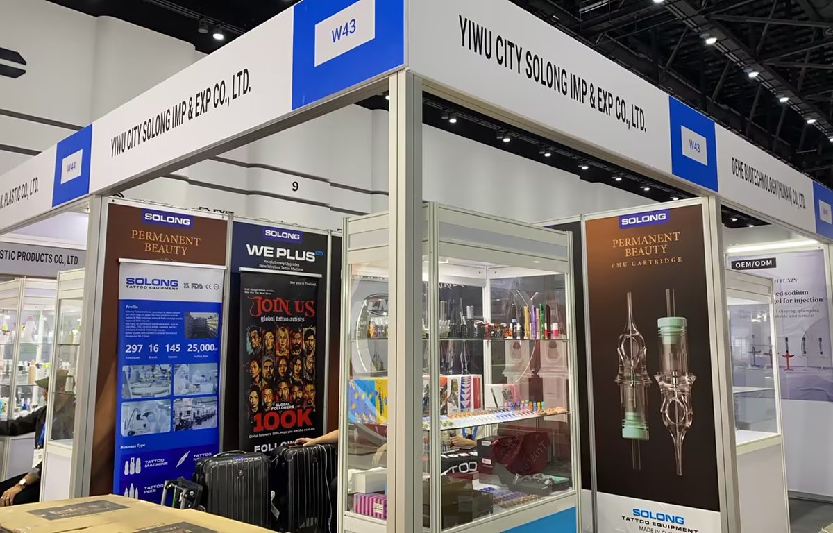 TattooSolong's tweet photo. 🎉We're live at the COSMOROOF CBE Tattoo Show in Thailand! Follow our journey as we share snaps and videos from this vibrant event. Dive into the world of tattoos with us! 🌏✨ #SolongTattoo #COSMOROOF #TattooCulture 🎨 Check us out: https://t.co/9Spv9AyVz4 https://t.co/VEFOdWQ0lK