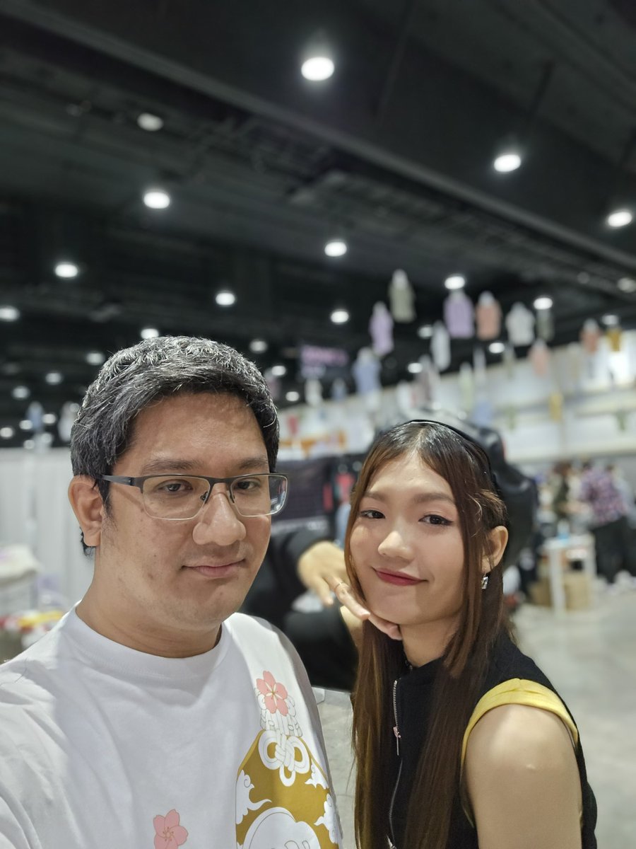 Woodzila1's tweet image. กันจี้ &amp;amp; แซนดี้ นานๆเจอกันทีน่ารักเหมือนเดิม
อุดหนุนเสื้อไป 1 ตัวด้วยความคิดถึง งิงิ 
#gpstrackingyou 
@gunjiii_23 @ssxndii_39