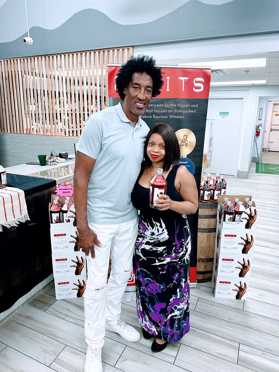 Li1Sevim's tweet photo. Scottie Promoting His Bourbon “Digits “ https://t.co/cZq57MMzL9