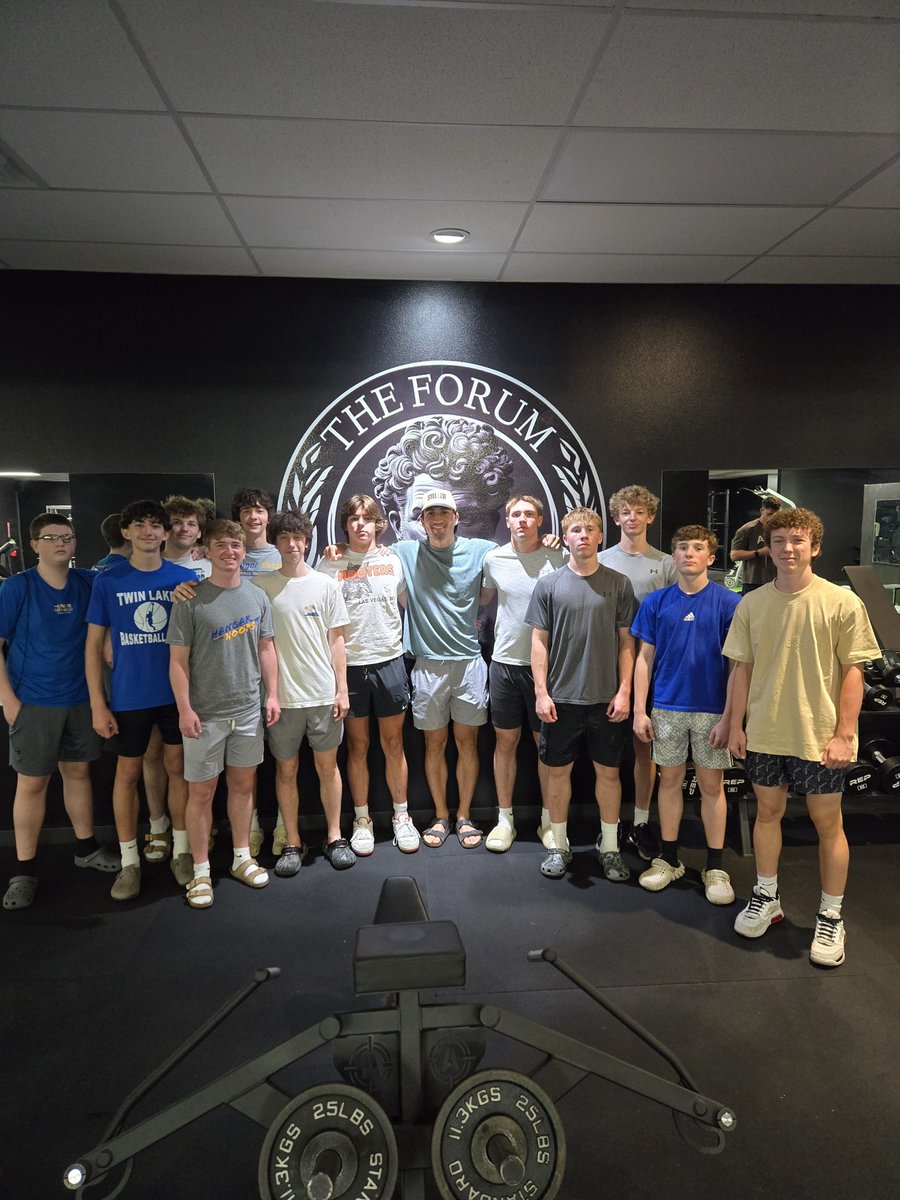 Taking a break from AAO team camp to visit with former Bomber Basketball player Luke Kruse!

Luke gave our guys a tour of the gym he recently opened up in Fayetteville called The Forum. Come check it out when you’re in town!

#OneBomber