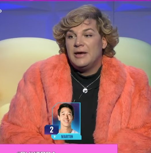 ladymoskigna's tweet photo. Cuando Furia se acerca es una violenta, y cuando el Chino se para así... Que es? 
Gracias Aiconico por decirlo. 
#GranHermano https://t.co/FdW4AXkFi0