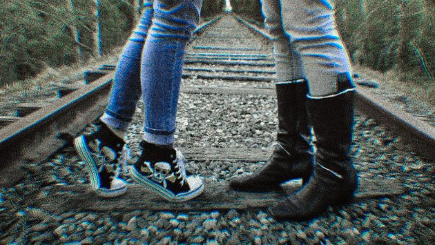 ᅠ
ᅠ
              .  .  .  `.  shipping  call  `. 

    retweet this to recieve a dm of plotting and possibly planning a ship between chloe and your muse ! muse is a lesbian , and muns above 18 only `.  account is multiship unless said otherwise  . 
ᅠ