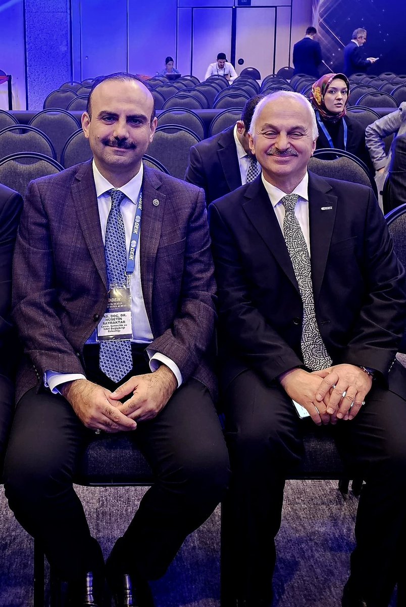 Sayın Temel Kotil çok önemli işlere imza attı. 

Bizleri sevindiren, duygulandıran, heyecanla takip ettiğimiz projelerde hep kendisinin güler yüzünü gördük.

Eminim bundan sonra da faydalı olmaya devam edecektir. 

Allah C.C. ondan razı olsun.

<a href="/Temel_Kotil/">Temel Kotil</a>
#temelkotil