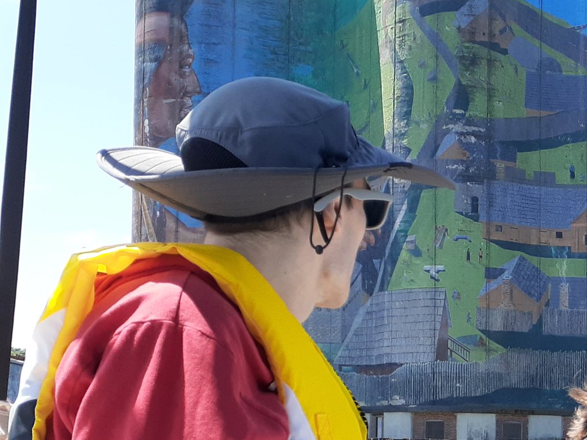 DocksideExcurs's tweet photo. The Grain Elevator artwork  #HistoryInTheMaking  #docksideexcursions https://t.co/tHcPlVLJfE