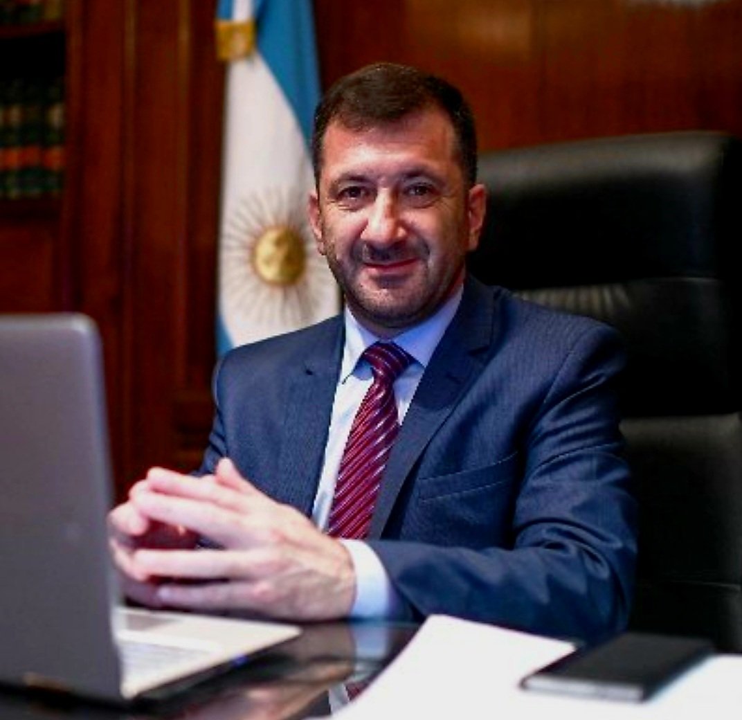 🔴ESTAS DOS RATAS TRAIDORAS SON CAMAU ESPÍNOLA Y EDGARDO KUEIDER, SENADORES POR UP QUE VOTARON A FAVOR DE LA LEY BASES‼️

El Pueblo NUNCA olvida a quien lo traiciona‼️

#SenadoresCómplices