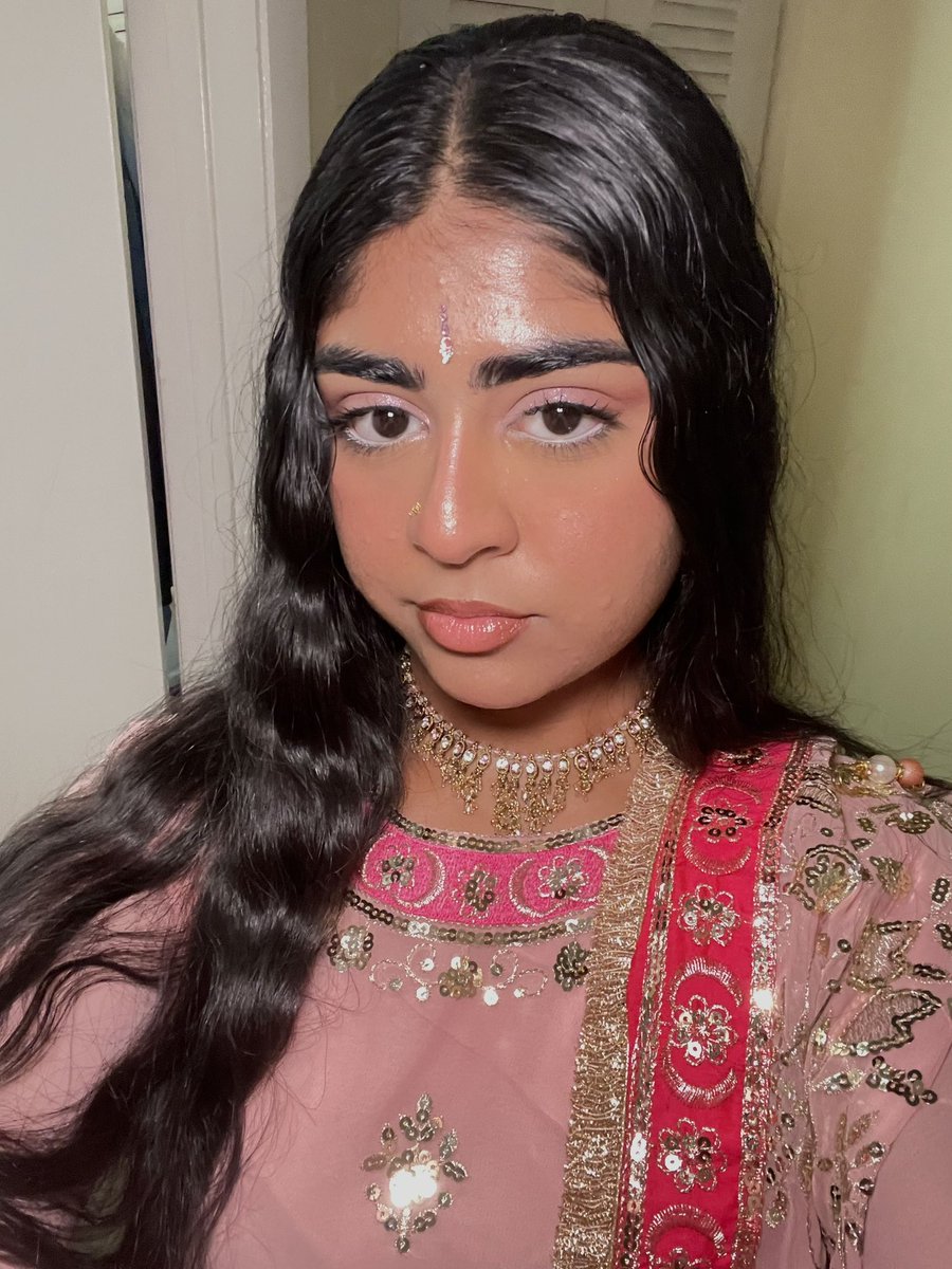 AzeezRanaa's tweet photo. Blink if you like pink 💕🌸💫 https://t.co/4Y4njI6ojE