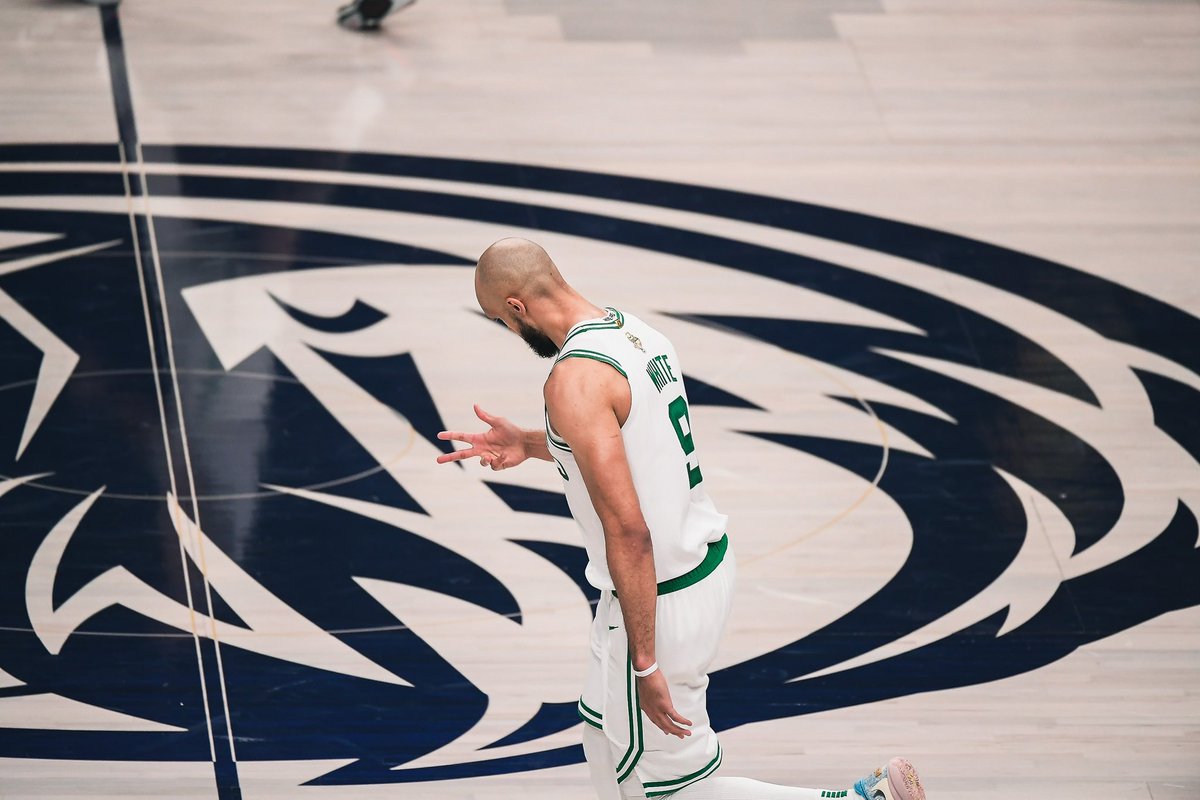 celtics's tweet photo. GREAT shot DWhite 👌👌👌 https://t.co/DCjGvA7OCx