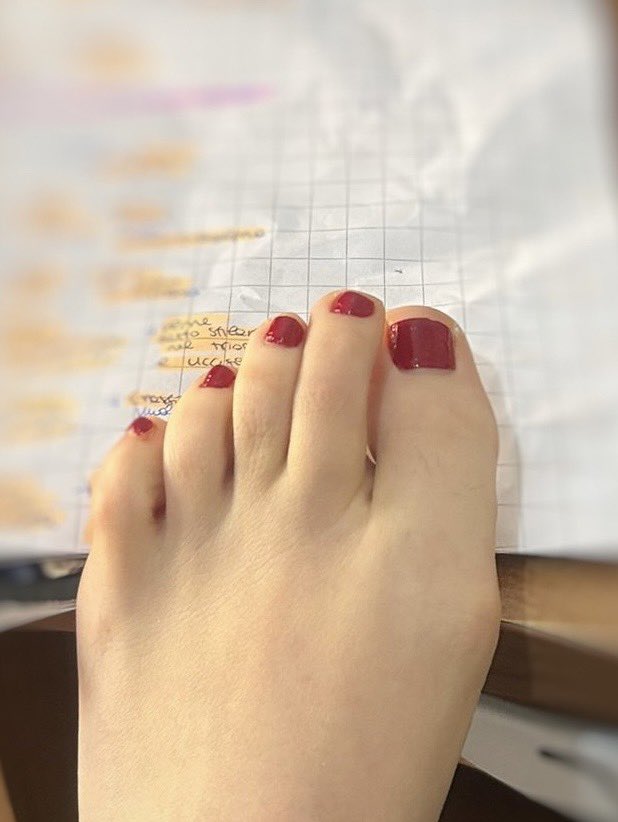laaa_naty's tweet photo. My little foot is studying,come study with us?😏❤️
Because i’m bored without you🥺
#piedi #feet #piedini #piedinudi #barefeet #piedilisci #smoothfeet #piedisexy #feetmodel #instafeet #beautifulfeet  #nailpolish #piediscalzi #prettyfeet https://t.co/LtGlJBNWg1