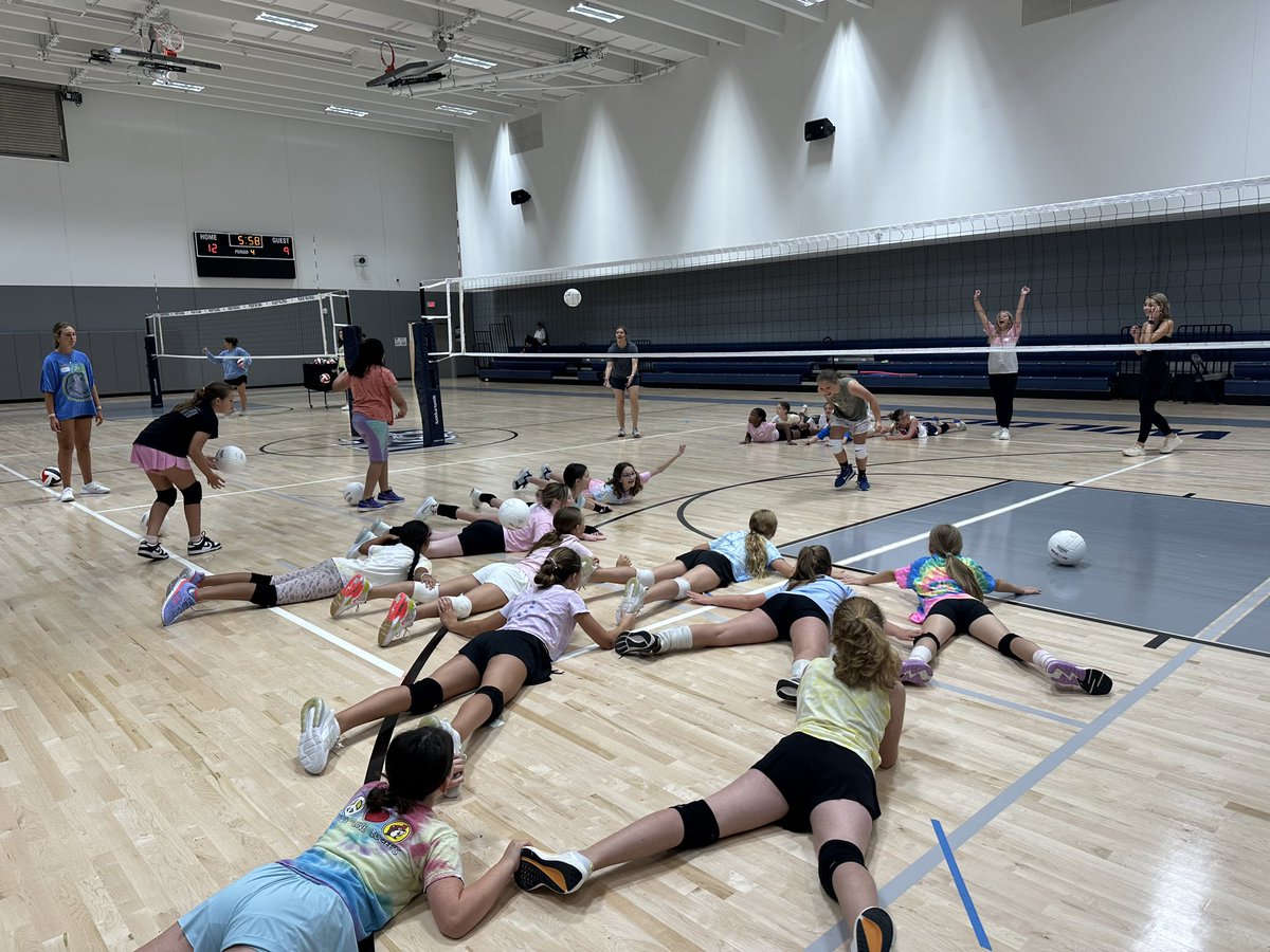 WGHS_VB's tweet photo. Day 3 was a BLAST filled with candy, serving, &amp; relay races.🤩🎉✨

The campers learned about our core value of accountability. Accountability is an act of love and how we become the best for one another. Thank you to the athletes for leading the talk.💙🐾🏐 #INAM #WGVB #BTL https://t.co/G0xR3NjHtO