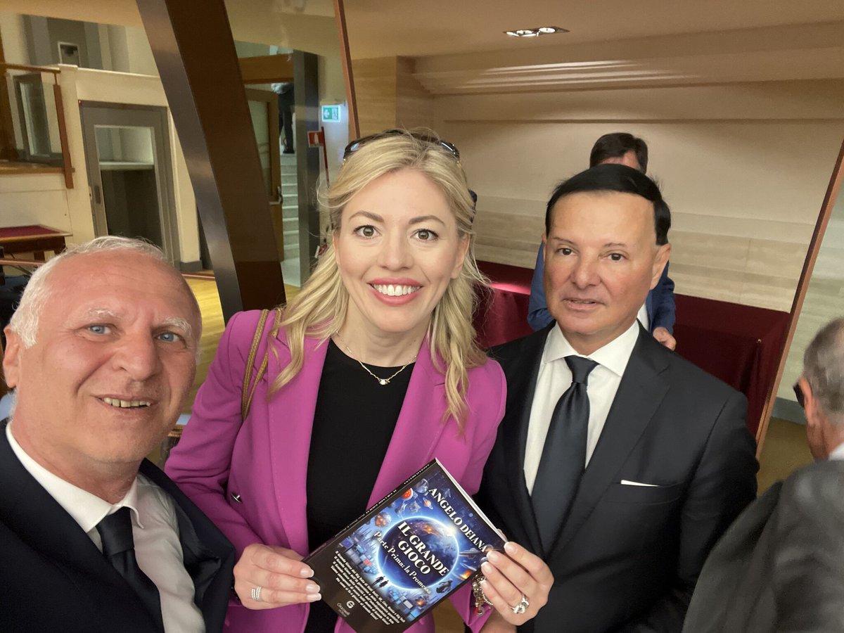 AngeloDeianaTW's tweet photo. ANCP in Parlamento, ecco le prime #foto della grande #iniziativa di #oggi "LE SUCCESSIONI DELLE GRANDI FAMIGLIE ITALIANE" alla Camera dei Deputati con #parterre #straordinario di #relatori
#ANCP #noisiamoancp #consulenzapatrimoniale #farerete #Confassociazioni #laretedellereti https://t.co/4AIoejF5Qd