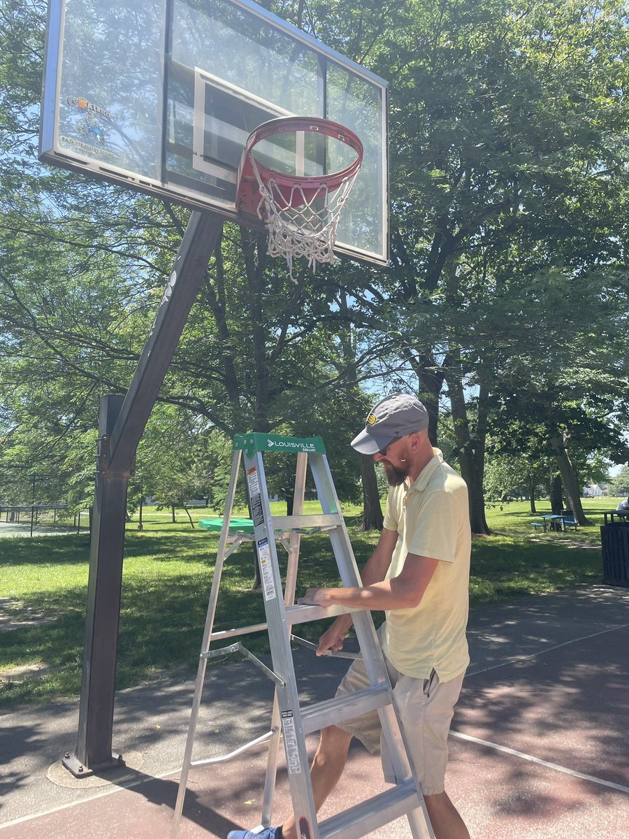 NaptownNets's tweet photo. Beautiful Day! New net alert at Frederick Douglass Park &amp; Tarkington Park! https://t.co/hvZWtByGfE