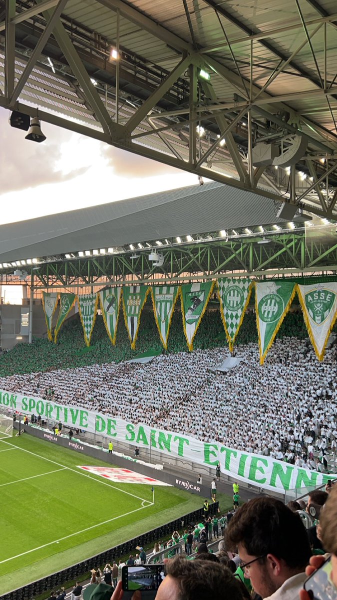 Denz (@ddxnzer) on Twitter photo Alors <a href="/ASSEofficiel/">AS Saint-Étienne</a> en ligue 1, même quelques jours plus tard, c’est toujours le plus beau des cadeaux d’anniversaire 💚
#asse #alv Alors <a href="/ASSEofficiel/">AS Saint-Étienne</a> en ligue 1, même quelques jours plus tard, c’est toujours le plus beau des cadeaux d’anniversaire 💚
#asse #alv