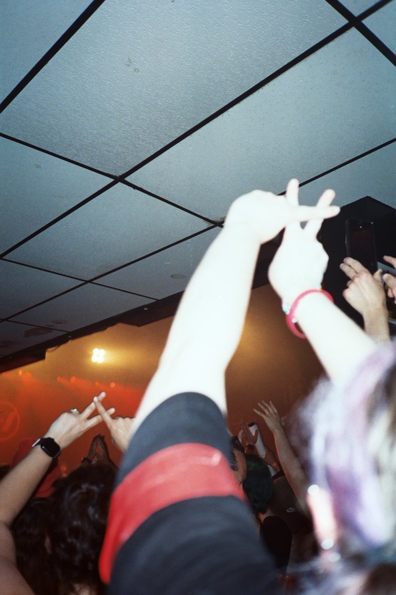 madalynalaya's tweet photo. WE’RE TWENTY ONE PILOTS AND SO ARE YOU 

may 24, 2024 - newport music hall - fuji 400 https://t.co/YiN3klCyp6