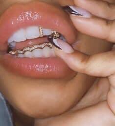 realbbymula's tweet photo. When i say i want a grill this what i want 😍🫶🏽not the other shit 😭 https://t.co/Yp0k4ka5oS