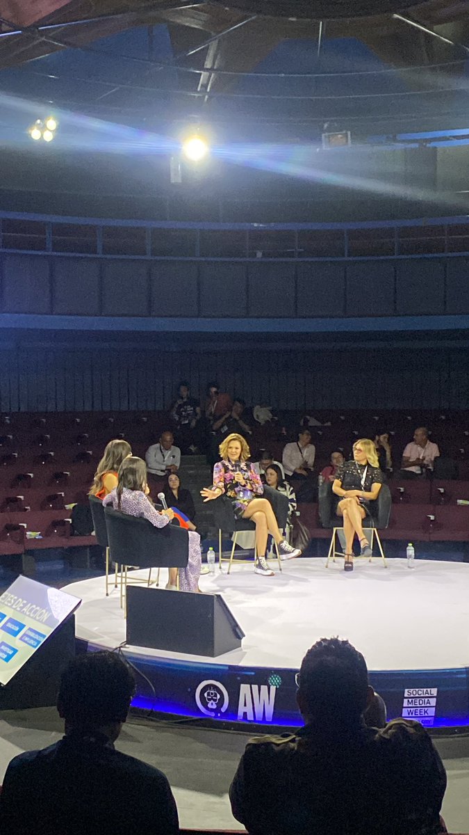 roastbrief's tweet photo. @SMWMexico @HistoriaPTontos @Pinterest @MDLZ @SonyPicturesMX @Tinder La democratización del liderazgo debe ser fundamental para toda empresa. Hoy en @SMWMexico presenciamos el panel: Mujeres en Entertainment & Tech. 👏🤩✨
#SMW
#SMWMexico
#CreatorsAndBeyond
#CoberturaRoastbrief https://t.co/x701AqP6G8
