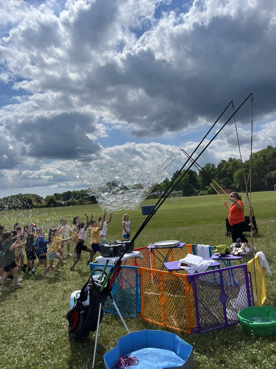 Ms. Laricy tweet media