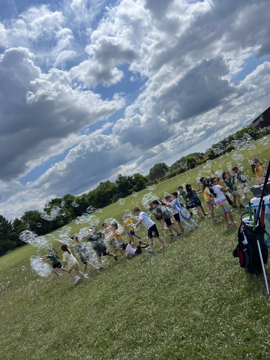 Ms. Laricy tweet media