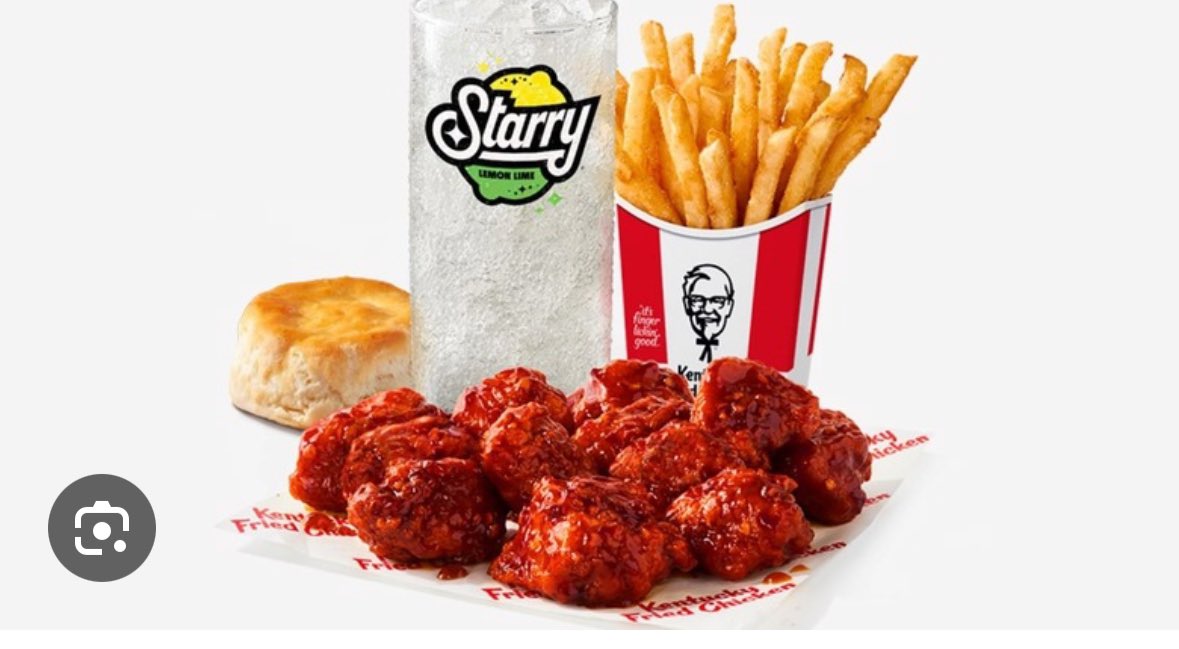 _TiffG's tweet image. Now @kfc ain’t nothing saucy about this chicken I got