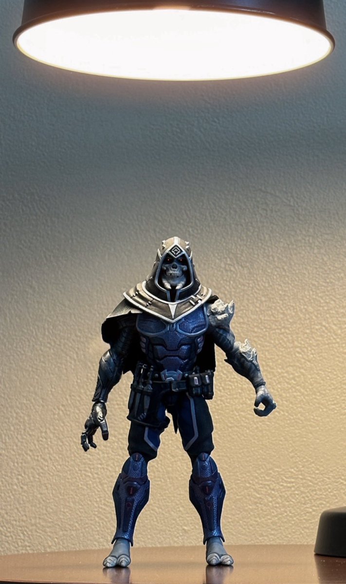 You never know where you may see a Voidwalker. They use stealth and ambush those who oppose them from the shadows. Fun fact the “skull-like” face of a Voidwalker is actually a removable face plate / mask and is used to hide one’s identity. Not seen here is their signature dual