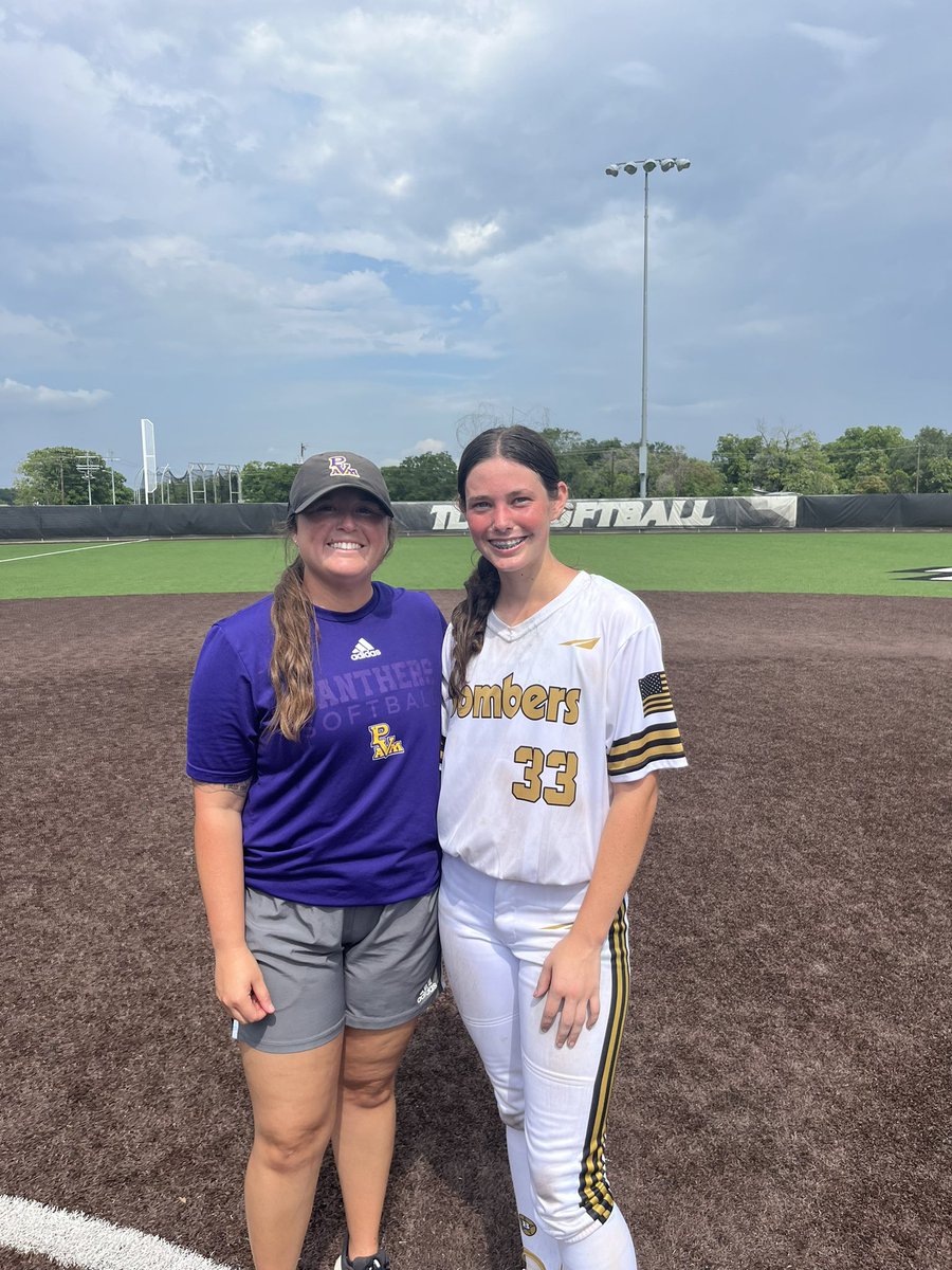 JessicaSpillar's tweet photo. Thank you coaches for making this rainy day a success at Texas Lutheran. So much amazing feedback and reps even with all the rain delays.@DeesHTX18U @GrahmannMichael @CoachRamirez02 @vicvaldez_13 @SEUSoftball @ACRunnersSB @pvamusoftball @gabbyaguirre21 @IsabellaAntuu https://t.co/sPVFbOaNE0