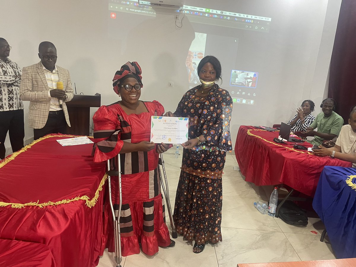 La Guinée 🇬🇳 a désormais sa coalition nationale #jeunesse #paix #sécurité.

Clôture de la session de consultation par le Ministre de la Jeunesse et le Rep. <a href="/unfpa_guinee/">UNFPA GUINEE</a>, <a href="/f_galtieri/">francesco.galtieri</a> 

Un beau moment d’échanges et de partage avec une jeunesse engagée et dynamique

#Youth4peace
