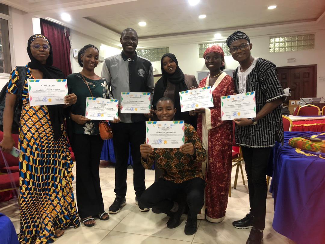 sagnane20's tweet photo. La Guinée 🇬🇳 a désormais sa coalition nationale #jeunesse #paix #sécurité.

Clôture de la session de consultation par le Ministre de la Jeunesse et le Rep. @unfpa_guinee, @f_galtieri 

Un beau moment d’échanges et de partage avec une jeunesse engagée et dynamique

#Youth4peace https://t.co/rXJ1c9Ljux