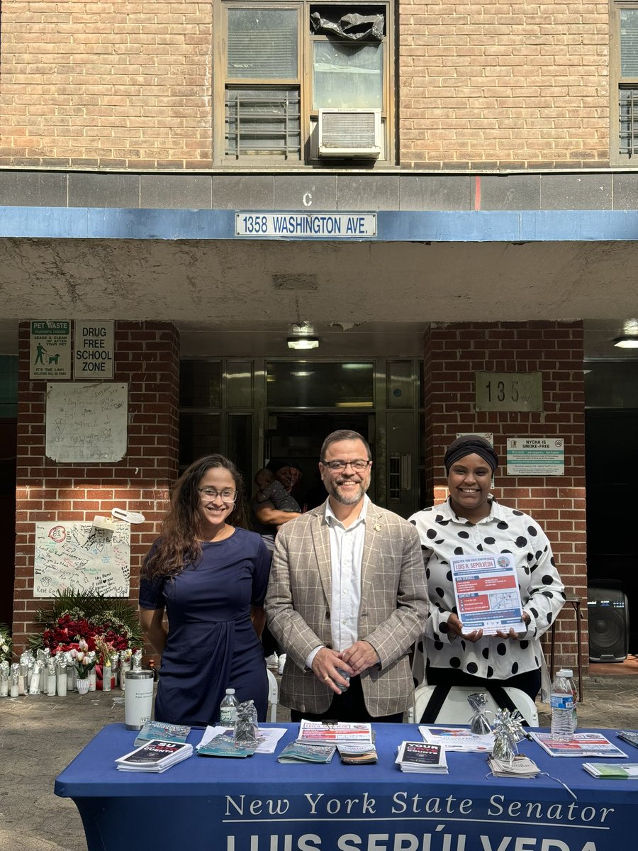 nysensepulveda's tweet photo. Had an informative day at the financial info session at the TA Office, 1358 Washington Ave, Bronx. Grateful to have my team with me as we gathered valuable insights and networked with the community. #InfoSession #CommunityEngagement #WithTheCommunity #BronxEvents https://t.co/67uwNR52o9