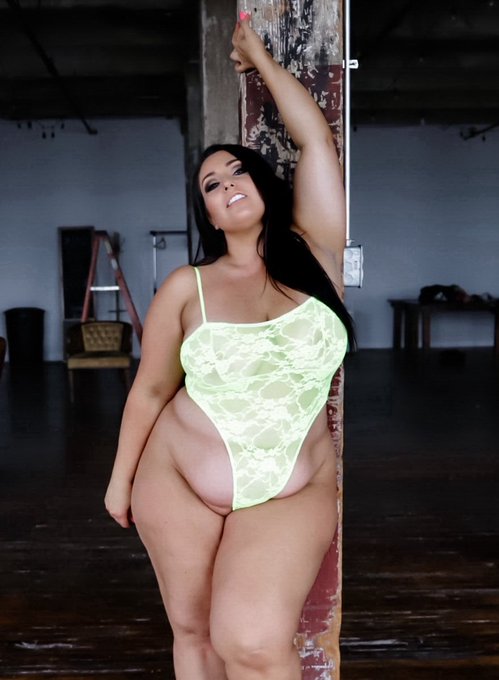 Likes are private now&hellip;.go off 😋😈 https://t.co/TXw3SCssWG