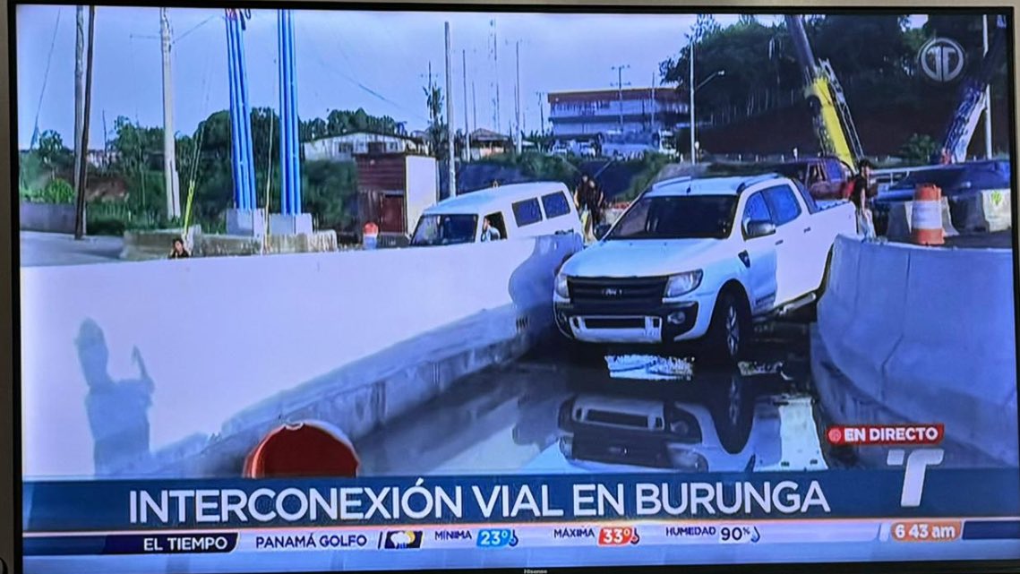 jccompossi's tweet photo. Bueno usted conoce algo de vías de acceso, puentes y demás ? Si claro yo armaba las pistas eléctricas, las de lego y tengo experiencia en HotWheels. Bueno usted es el indicado https://t.co/ETcYHEuNQS