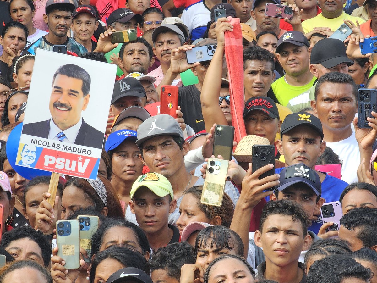 rmenendezp's tweet photo. La esperanza está en la calle con @NicolasMaduro 
Camaguan,Guárico. 
El Pueblo que resistió la guerra,mira con convicción el futuro de quienes enfrentaron con dignidad,con Maduro el Bloqueo,y abren caminos de esperanza.En el Plan del Pueblo,el de las 7T,el llano tiene rol estelar https://t.co/kXvdeLFl0D
