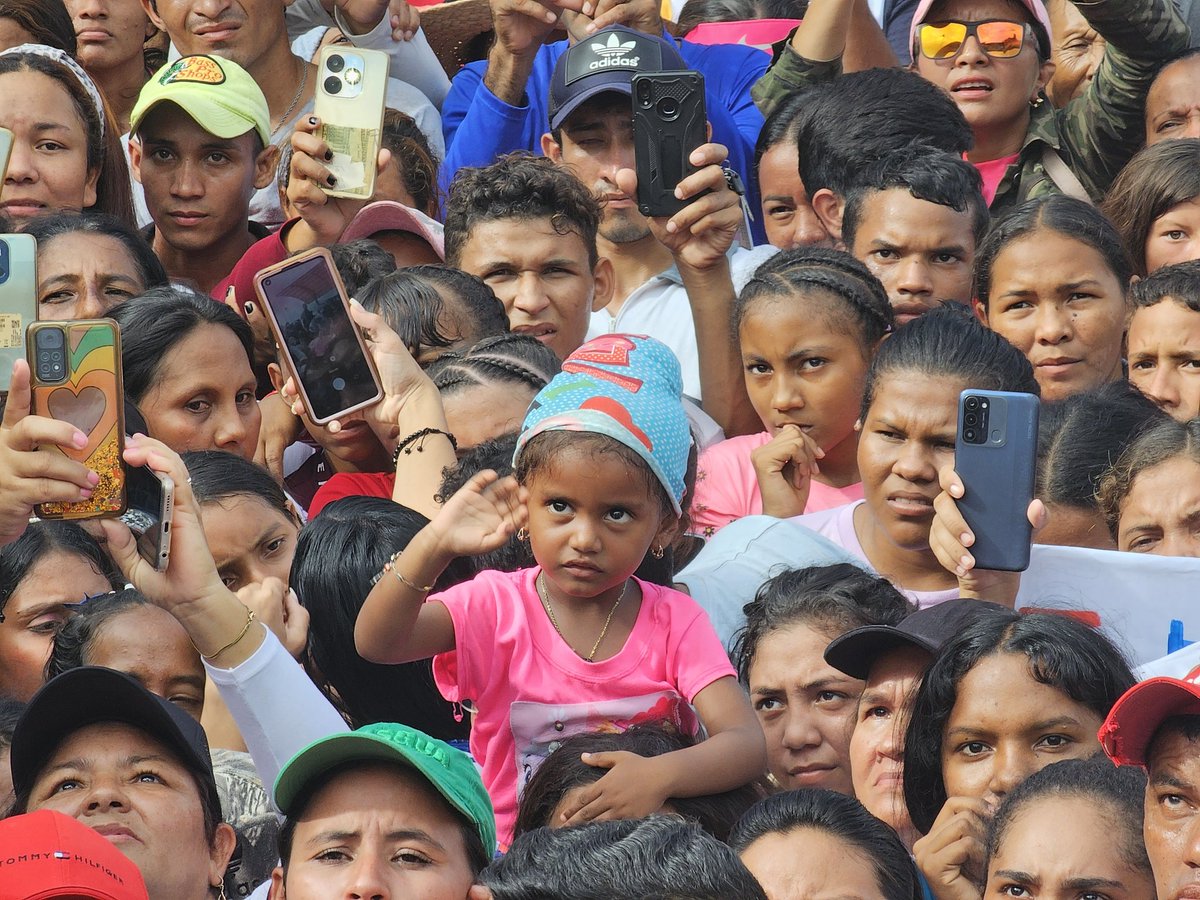 rmenendezp's tweet photo. La esperanza está en la calle con @NicolasMaduro 
Camaguan,Guárico. 
El Pueblo que resistió la guerra,mira con convicción el futuro de quienes enfrentaron con dignidad,con Maduro el Bloqueo,y abren caminos de esperanza.En el Plan del Pueblo,el de las 7T,el llano tiene rol estelar https://t.co/kXvdeLFl0D