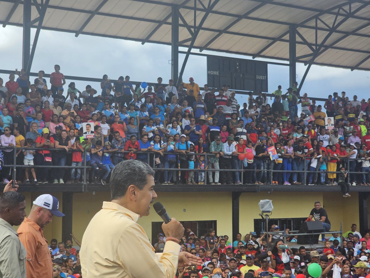 Ricardo Menéndez (@rmenendezp) on Twitter photo La esperanza está en la calle con <a href="/NicolasMaduro/">Nicolás Maduro</a>
Camaguan,Guárico.
El Pueblo que resistió la guerra,mira con convicción el futuro de quienes enfrentaron con dignidad,con Maduro el Bloqueo,y abren caminos de esperanza.En el Plan del Pueblo,el de las 7T,el llano tiene rol estelar La esperanza está en la calle con <a href="/NicolasMaduro/">Nicolás Maduro</a>
Camaguan,Guárico.
El Pueblo que resistió la guerra,mira con convicción el futuro de quienes enfrentaron con dignidad,con Maduro el Bloqueo,y abren caminos de esperanza.En el Plan del Pueblo,el de las 7T,el llano tiene rol estelar