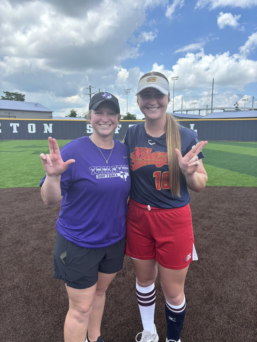 lauren_vallery's tweet photo. Thank you @TarletonSB for another amazing camp today! I always enjoy being in Stephenville and on campus!! @Coach_Cump @Blaze18Gold @DadDamiani @HarlanHawks_SB @coachrodr22 https://t.co/wDs7DyaqpM