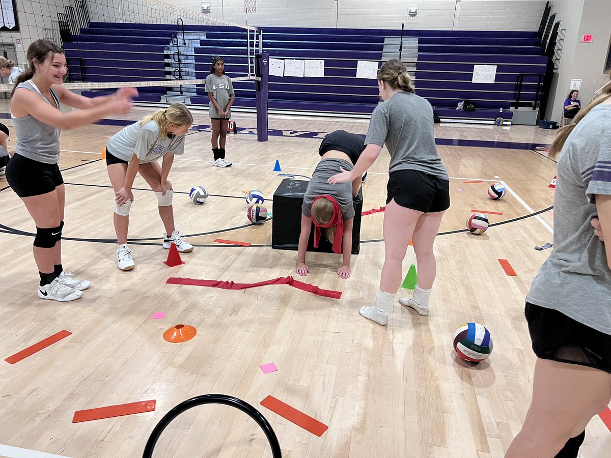 HahnvilleVB's tweet photo. Training Ground Camp - Day 3
Communication is key!
🏐🐅 #dothehardwork #culturematters #letsGEAUX https://t.co/4CSrEv2xE5