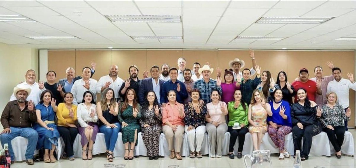 jaquedelrio's tweet photo. Estamos listos para seguir construyendo !!! #quienpisafuertedejahuella #EsVerde #EsClaudiaPresidentaDeMéxico https://t.co/gMxw6HPLjD