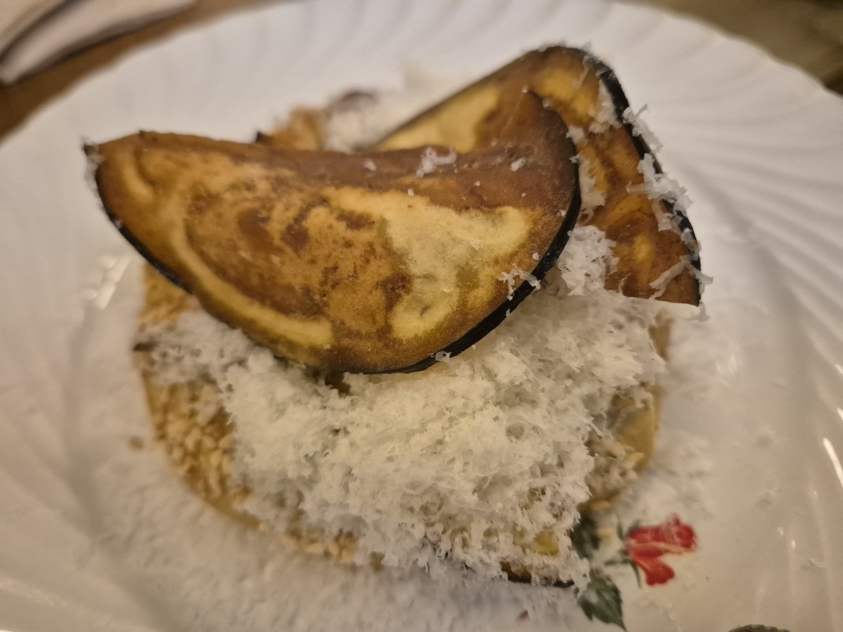 PhilippeRegol's tweet image. Mi post sobre #Margarit  #PobleSec #Bcn una neo taberna de inspiración griega pero bien actualizada.
Rico tarama con remolacha y algarroba.
Solo la pita rellena con queso graviera y la skordalia con suquet d galera y crujiente Orly merecen de una visita tinyurl.com/3zysknmn