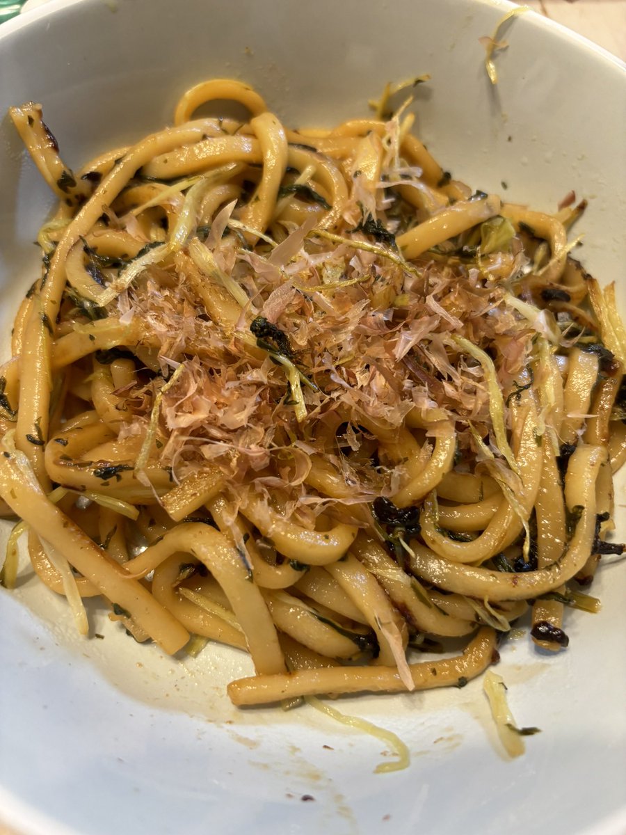 emokenpgohan's tweet photo. 油そば
しんぷるうどん（焼売は市販）
肉じゃが
焼きうどん https://t.co/RbJnotfU03