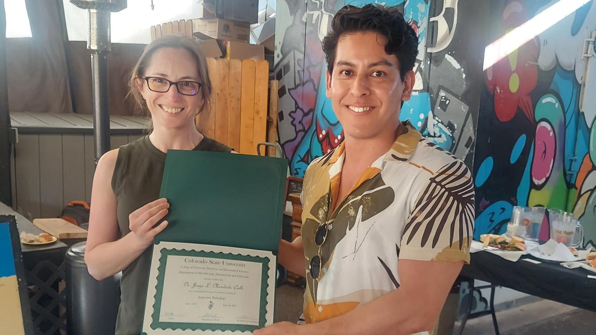 CSU_MIP's tweet photo. 👏 Cheers to the three veterinary residents who celebrate the completion of their post-DVM residencies in #VeterinaryPathology this summer: Drs. Sydney Bork, Becca Makii & Jorge Mendieta Calle!
#VetResidents #AnatomicPathology #ClinicalPathology #DVM #VetMed #ClinicalDiagnostics https://t.co/Xusz82rzsm