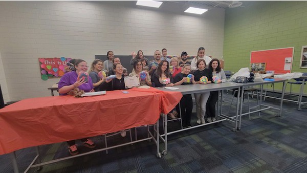 royaloakschools's tweet photo. 🎉 Our ESL classes celebrated the end of the year with a fantastic party!
Students tie-dyed shirts, enjoyed delicious food, and practiced their conversation skills. 🌈🍽️🗣️
#ROSCommunityofExcellence #ESLClass #YearEndCelebration #ChurchillContinuingEducation https://t.co/wzX2WcvwGg