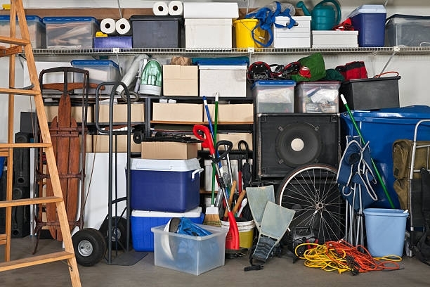 Adv_Storage's tweet photo. "The things you own end up owning you." - Chuck Palahniuk https://t.co/JbsP9aLwqP
