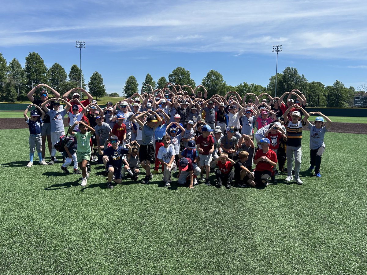 Jewell_Baseball's tweet image. Another great youth baseball camp at William Jewell… definitely some future Big Leaguers in this group! Had an absolute blast. Thanks for coming, see you next year!